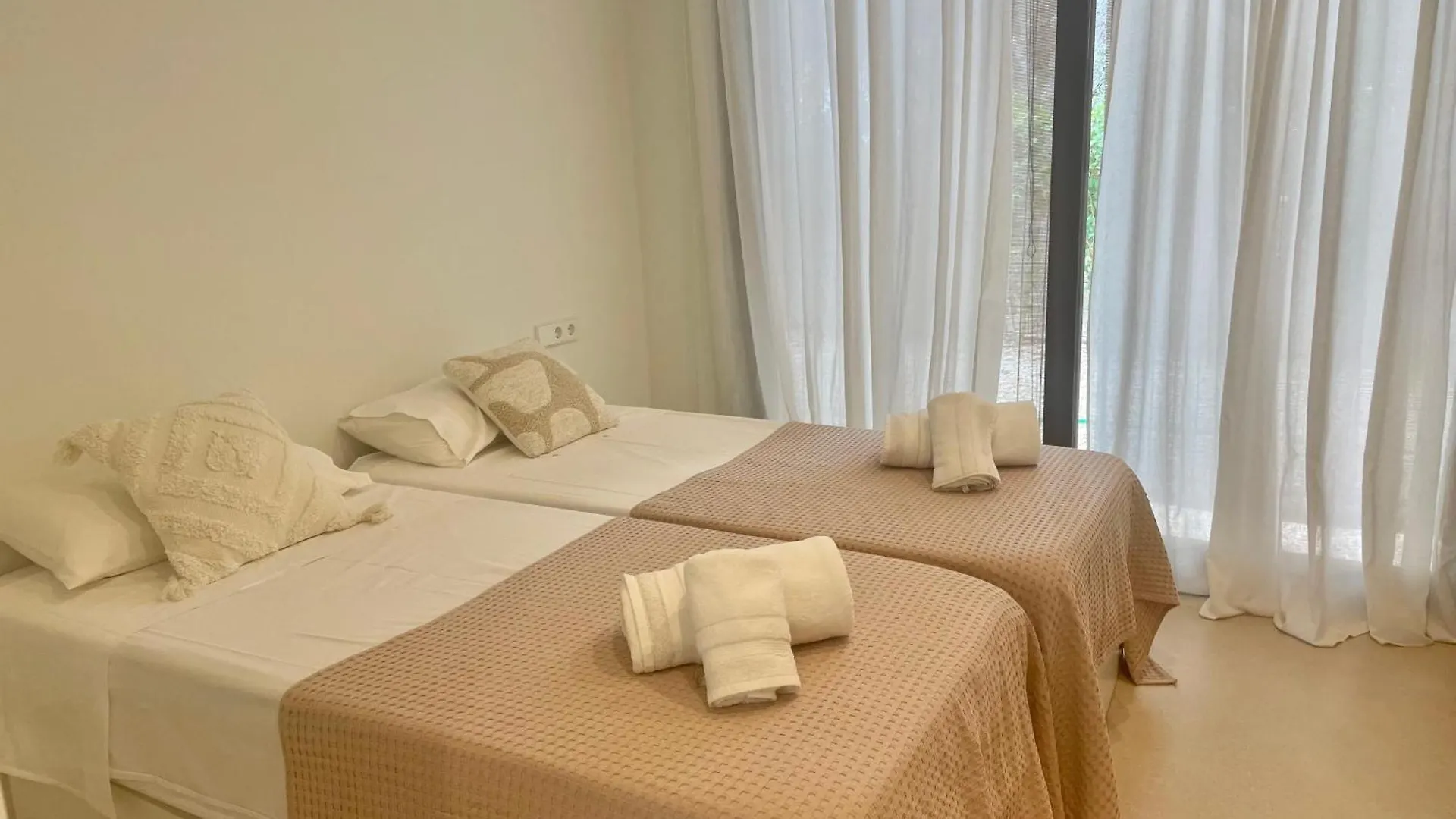 Villa Sa Llum Vall-Llobrega
